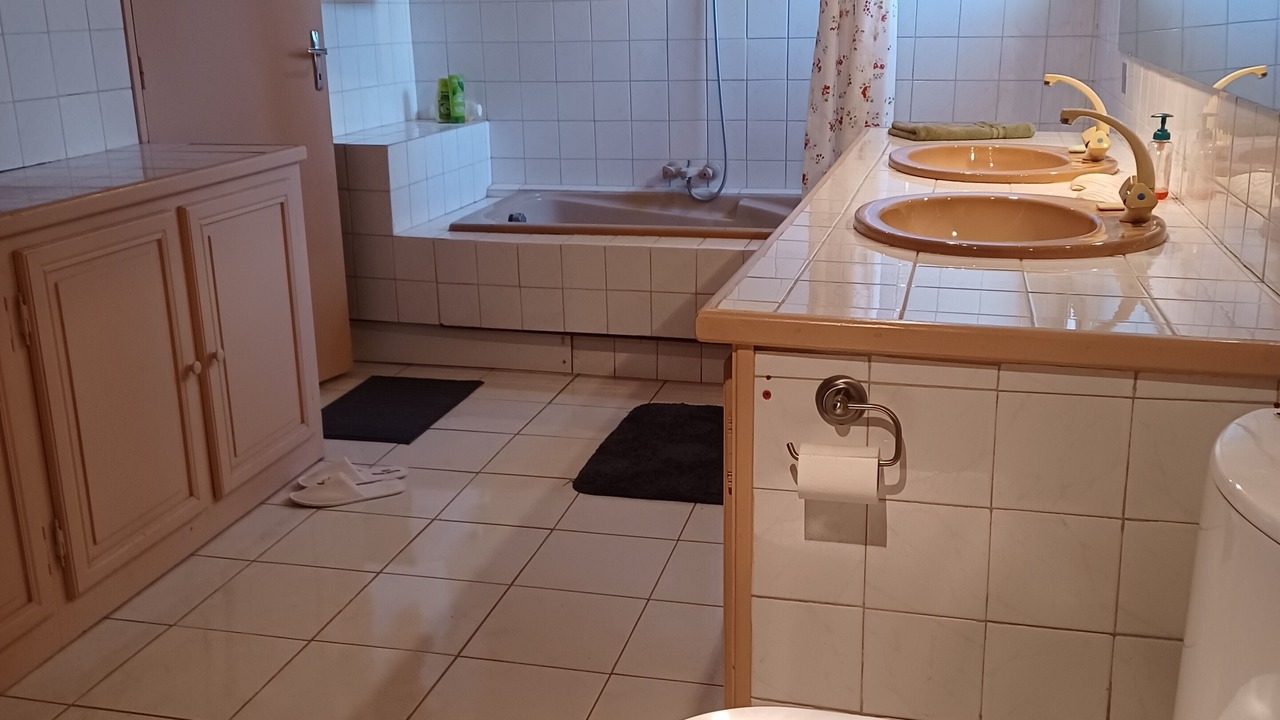 Photo of Bathroom in Nebias