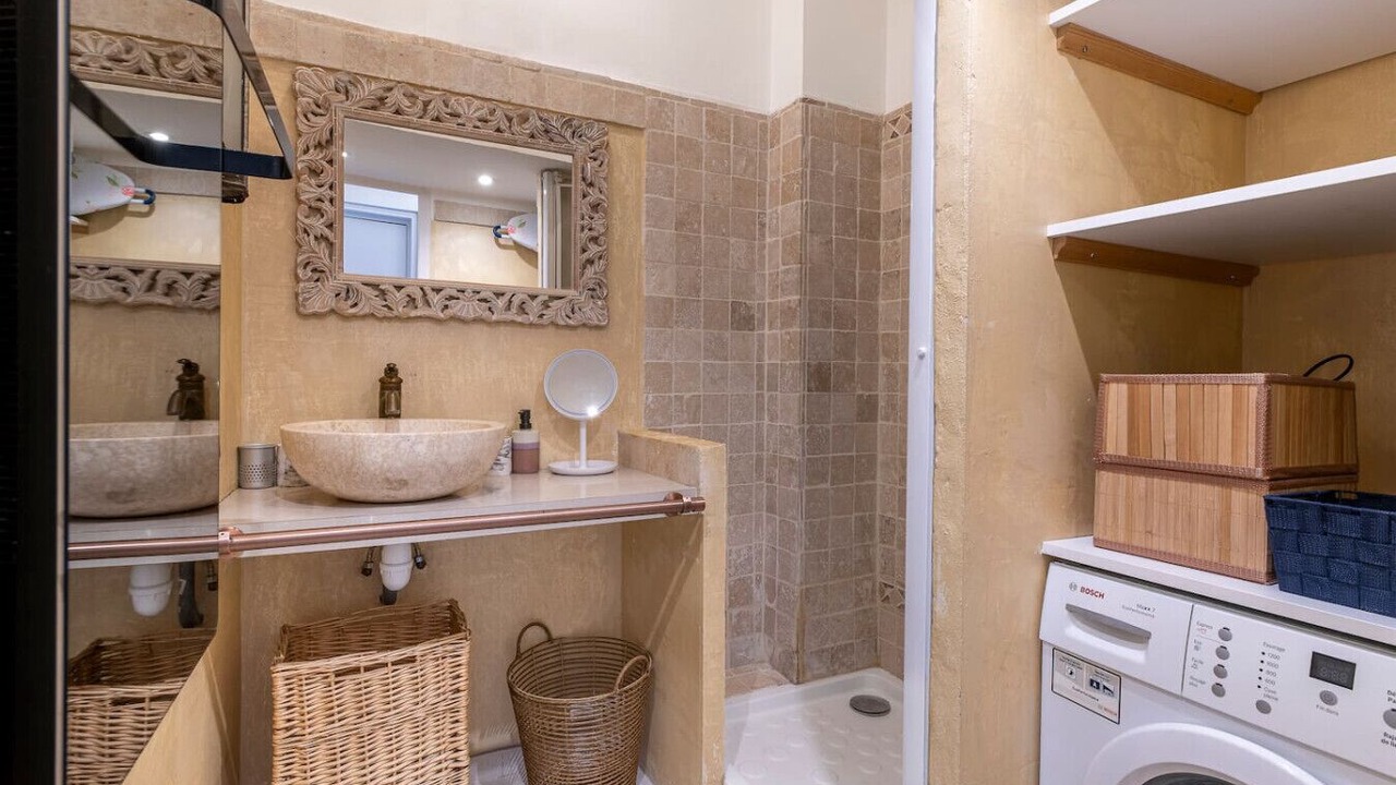 Photo of Bathroom in Beausoleil