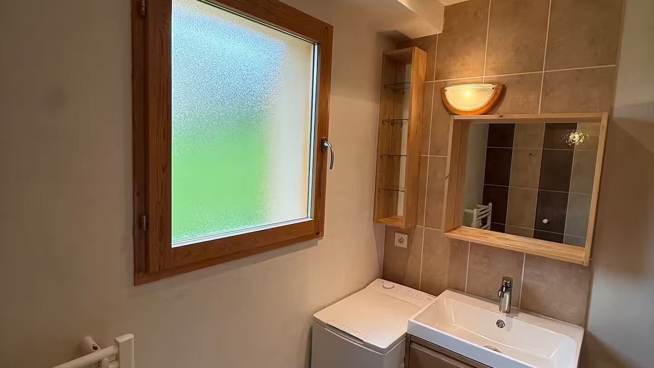Photo of Bathroom in Premanon