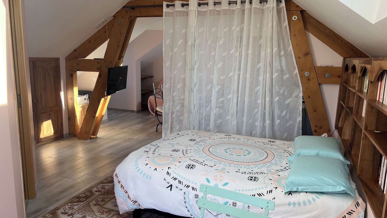 Photo of Bedroom in Gap