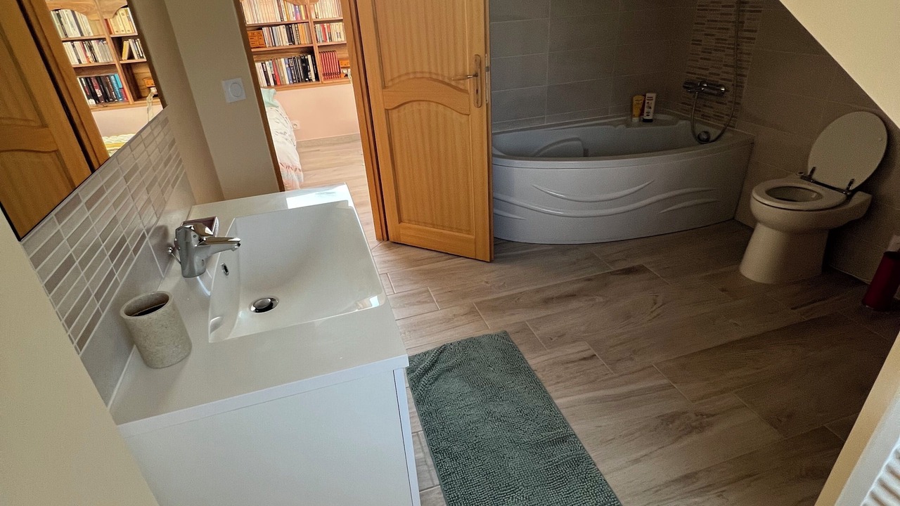 Photo of Bathroom in Gap