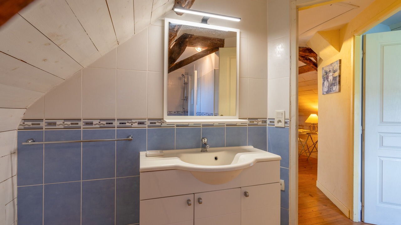 Photo of Bathroom in Ade