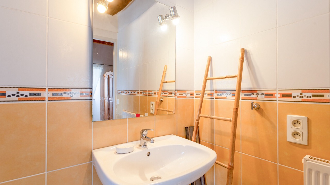 Photo of Bathroom in Ade