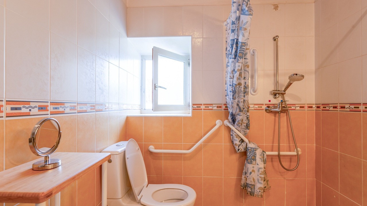Photo of Bathroom in Ade
