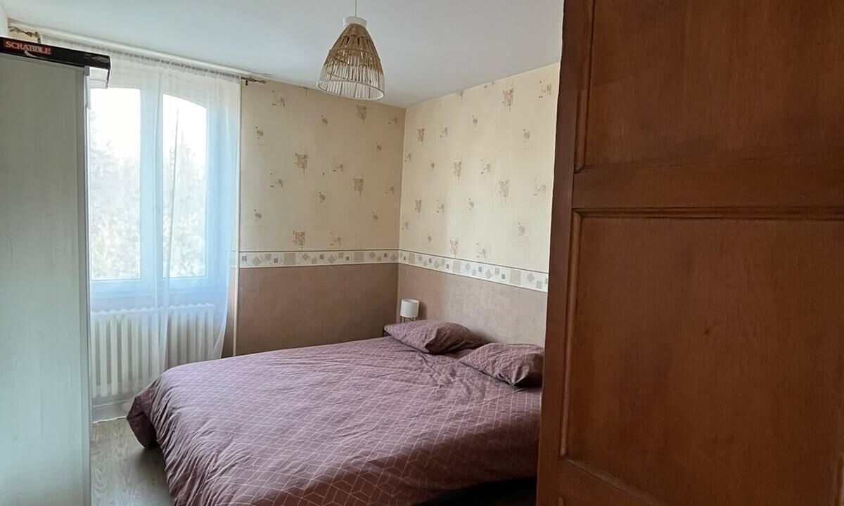 Photo of Bedroom in Chalons-en-Champagne