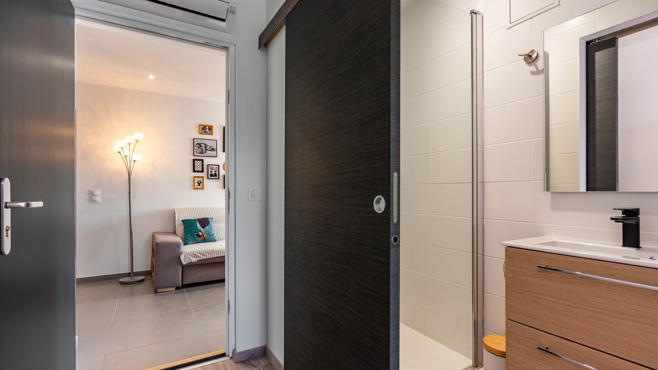 Photo of Bathroom in Saint Nicolas - Charles III - Ville vieille - Trois Maisons - Leopold