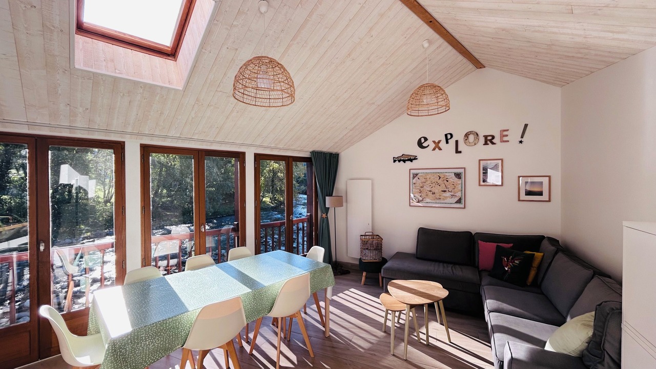 Photo of Livingroom in Sarrancolin