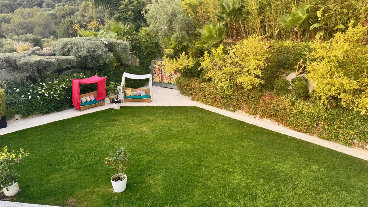 Photo of Outdoor in Beausoleil