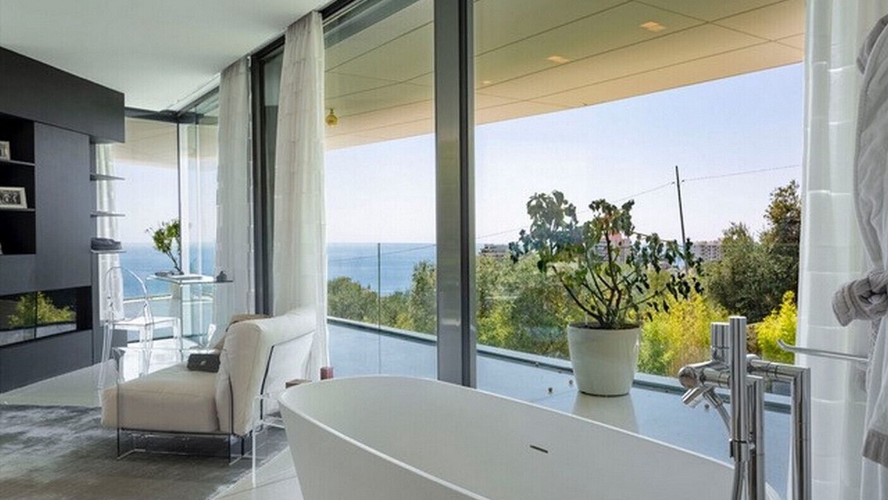 Photo of Bathroom in Beausoleil