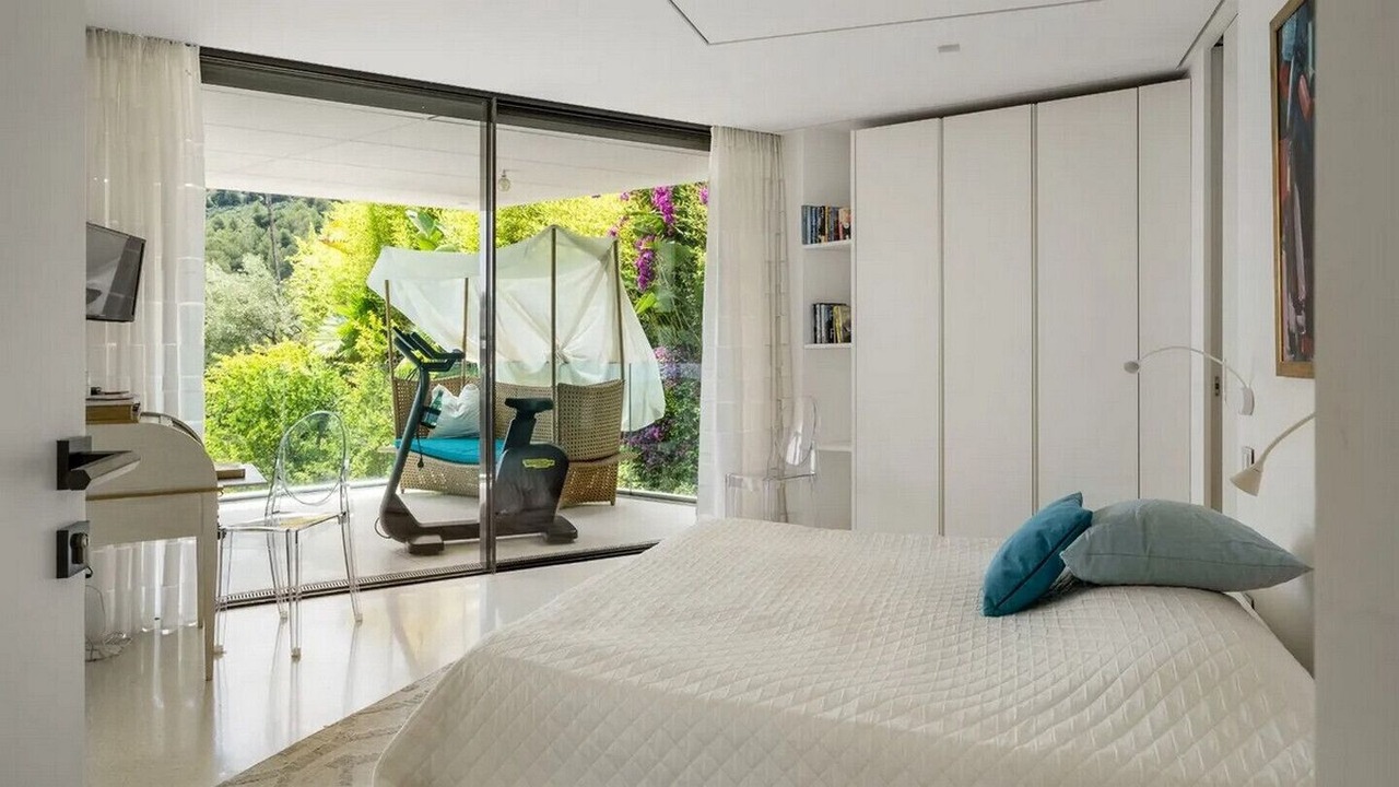 Photo of Bedroom in Beausoleil