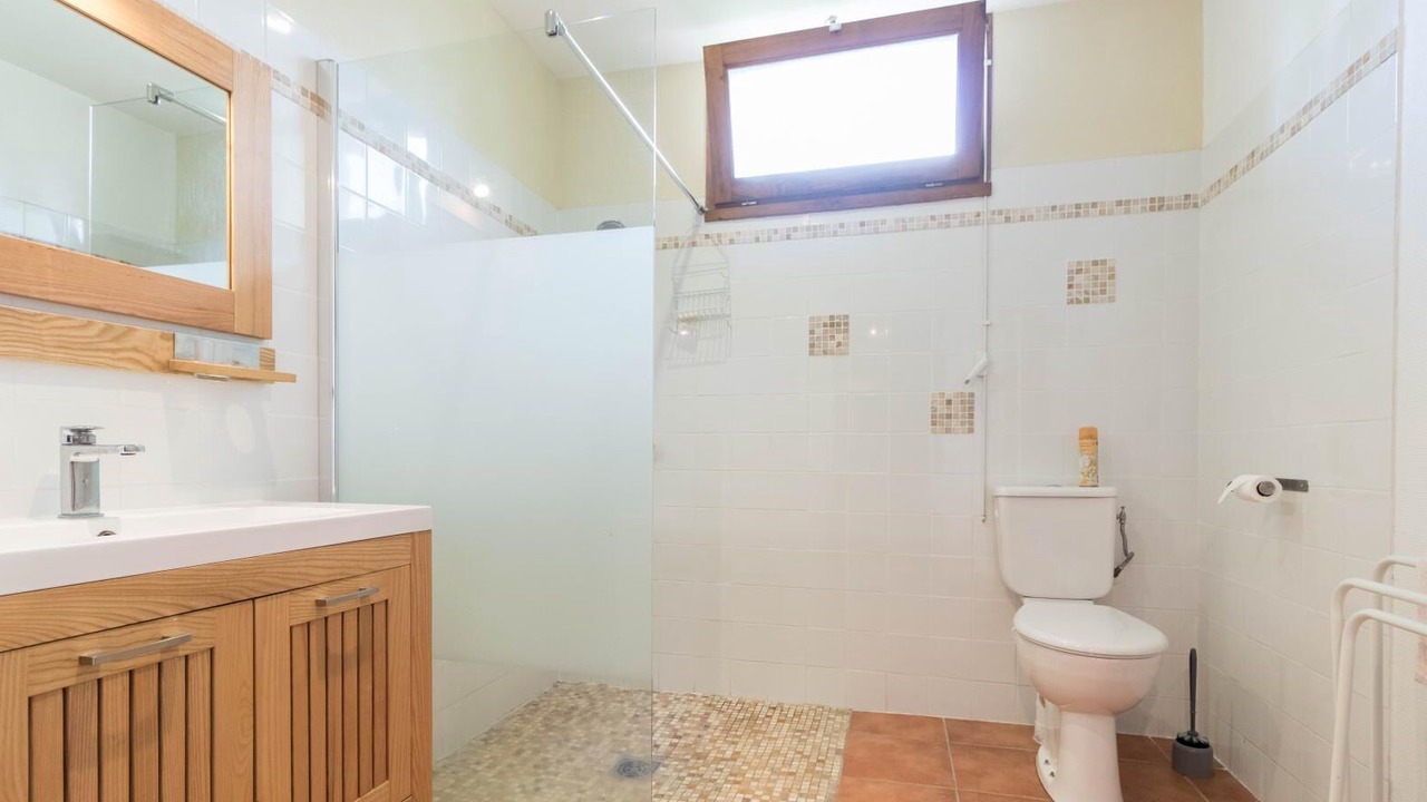 Photo of Bathroom in Montesquieu-Volvestre