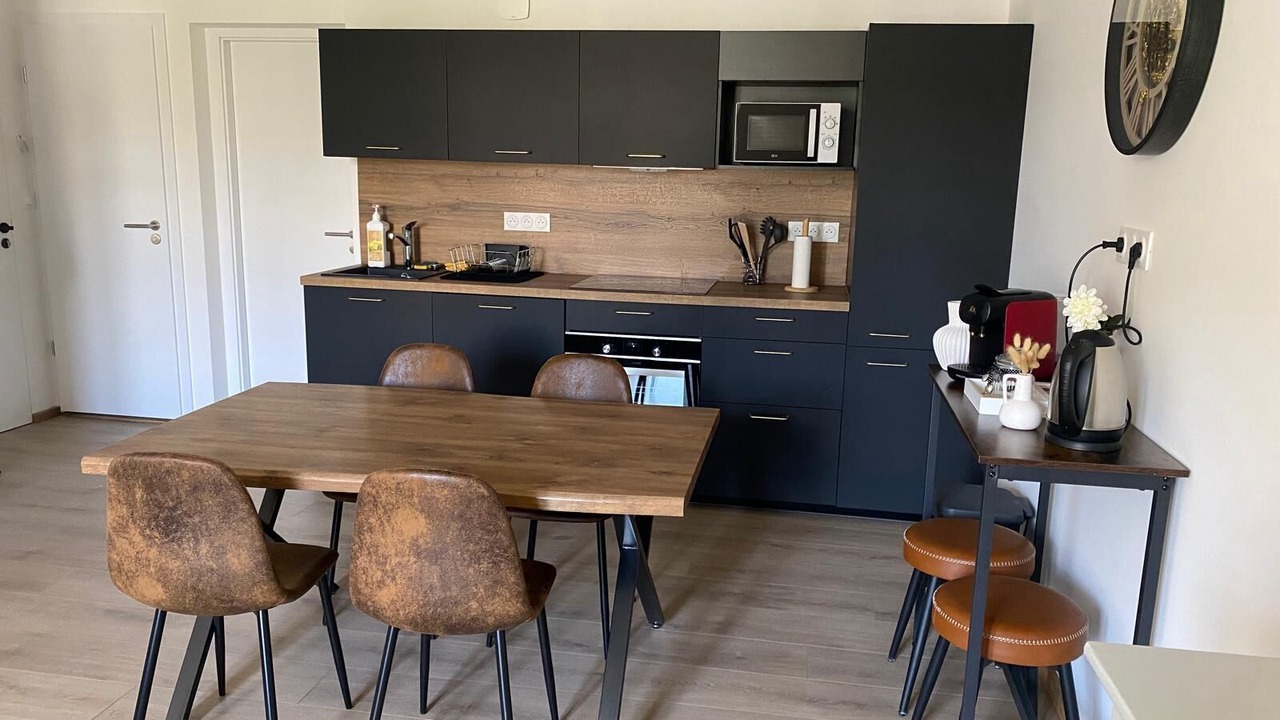 Photo of Kitchen in Saint Nicolas - Charles III - Ville vieille - Trois Maisons - Leopold