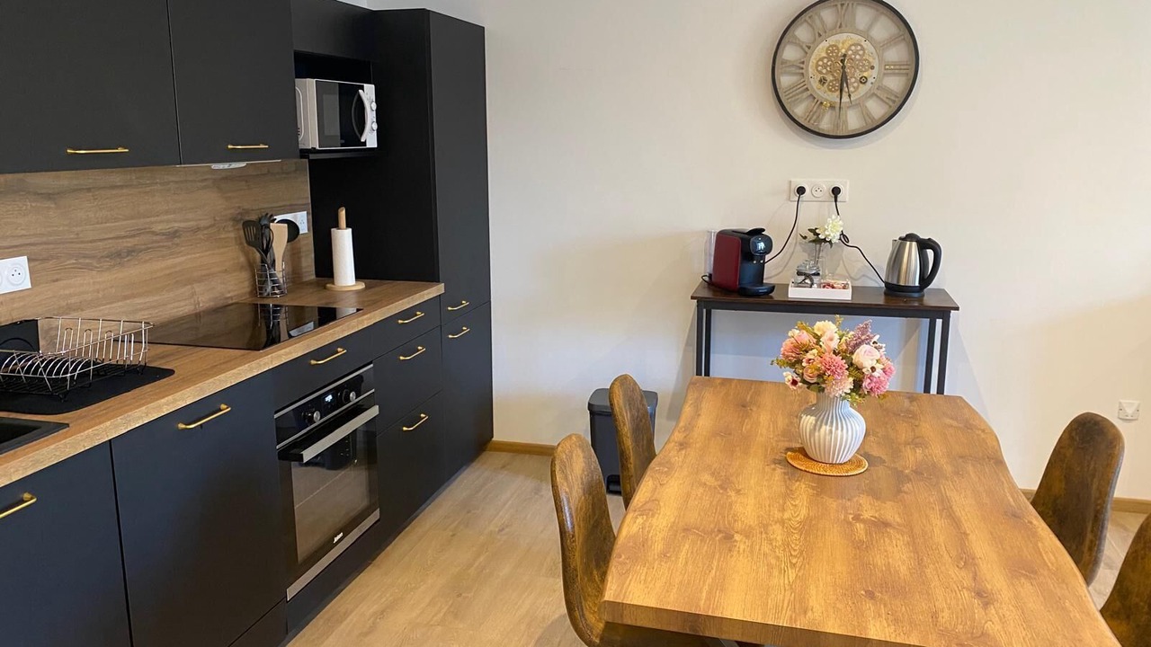 Photo of Kitchen in Saint Nicolas - Charles III - Ville vieille - Trois Maisons - Leopold