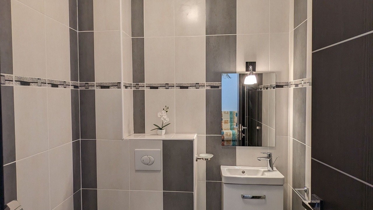 Photo of Bathroom in Longeaux
