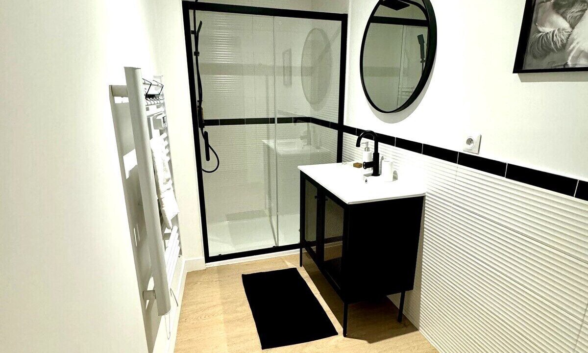 Photo of Bathroom in Verzenay