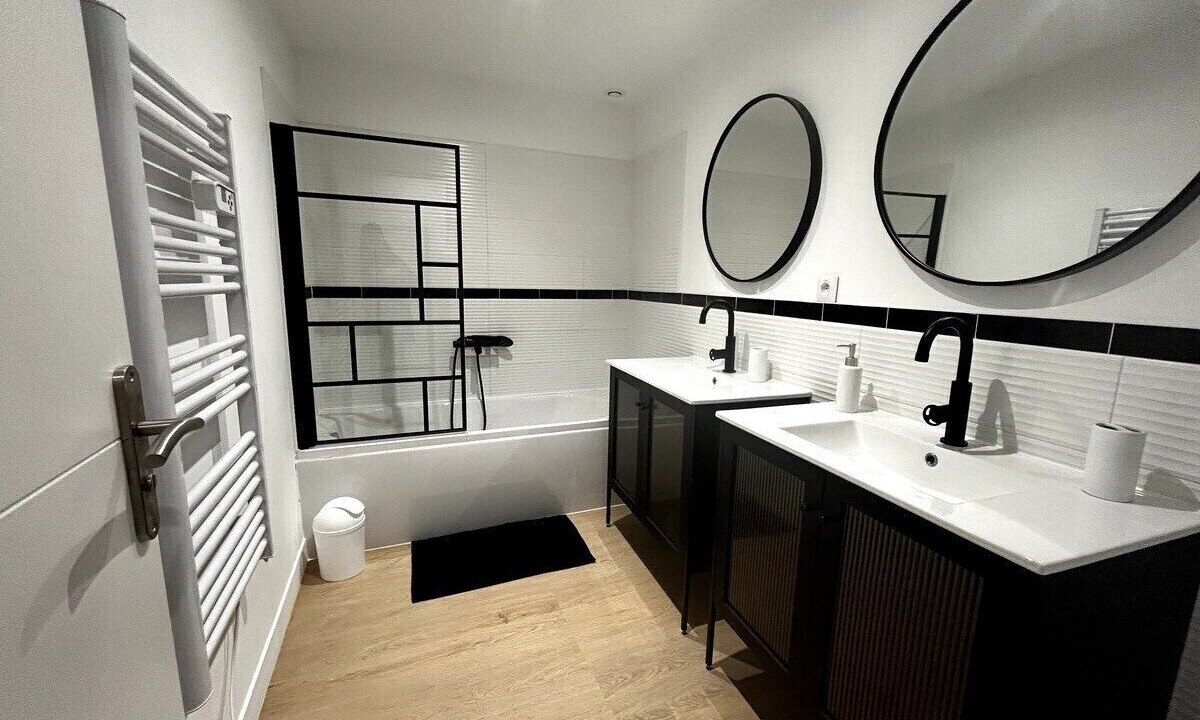 Photo of Bathroom in Verzenay