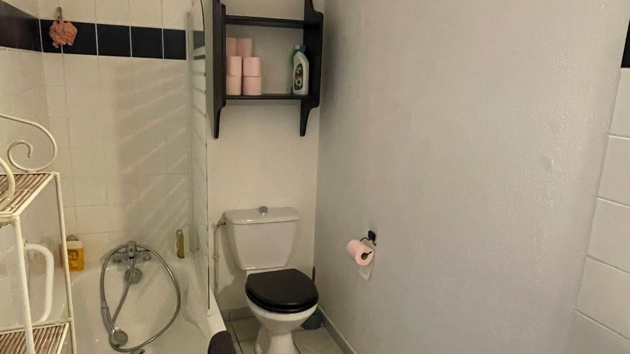 Photo of Bathroom in Campan