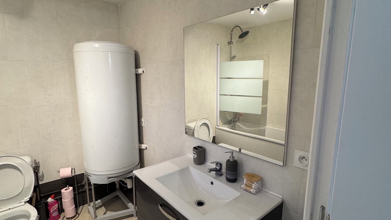 Photo of Bathroom in Les Noes-pres-Troyes