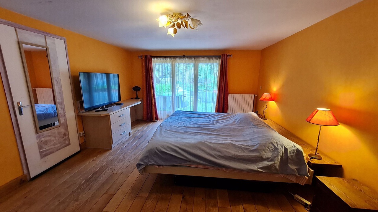 Photo of Bedroom in Bayonville-sur-Mad