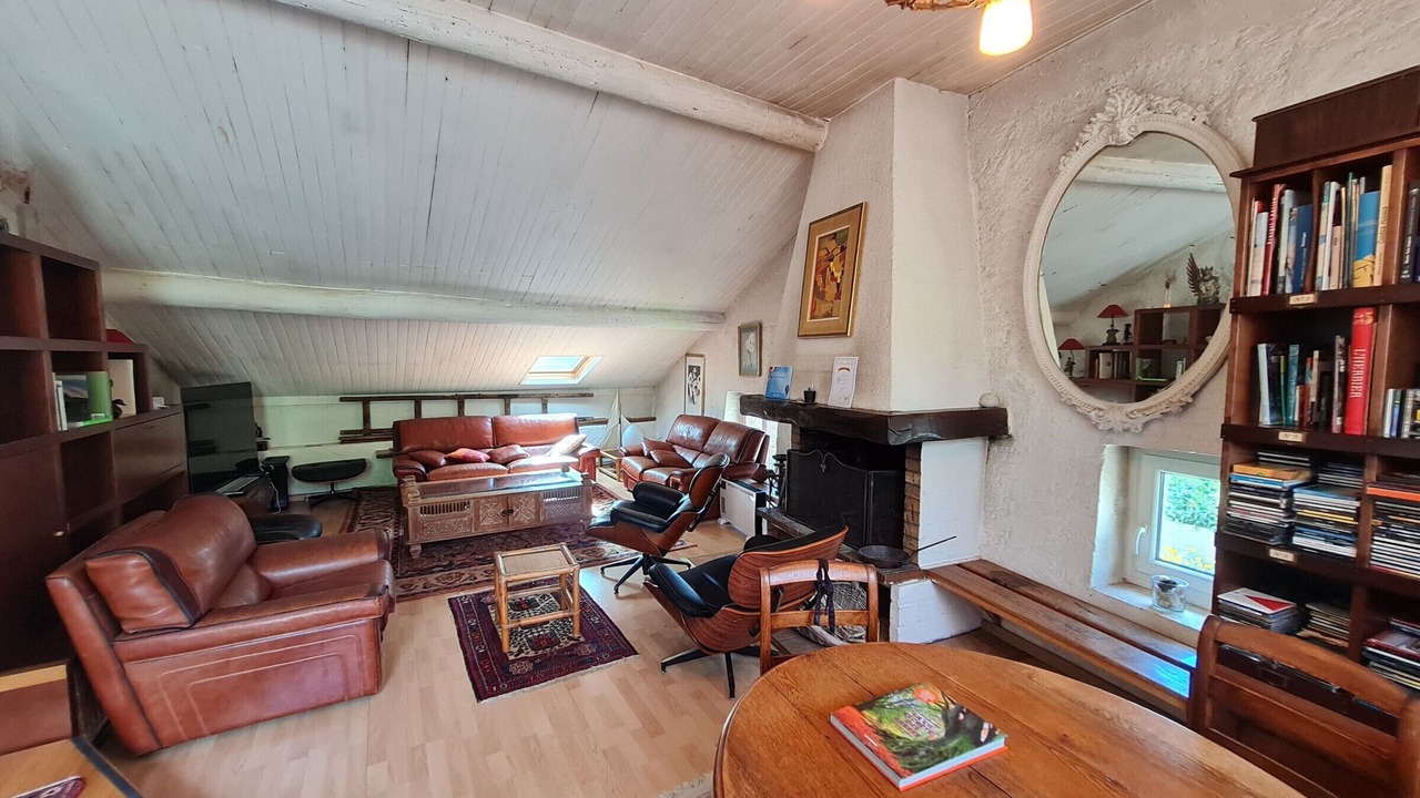 Photo of Livingroom in Bayonville-sur-Mad