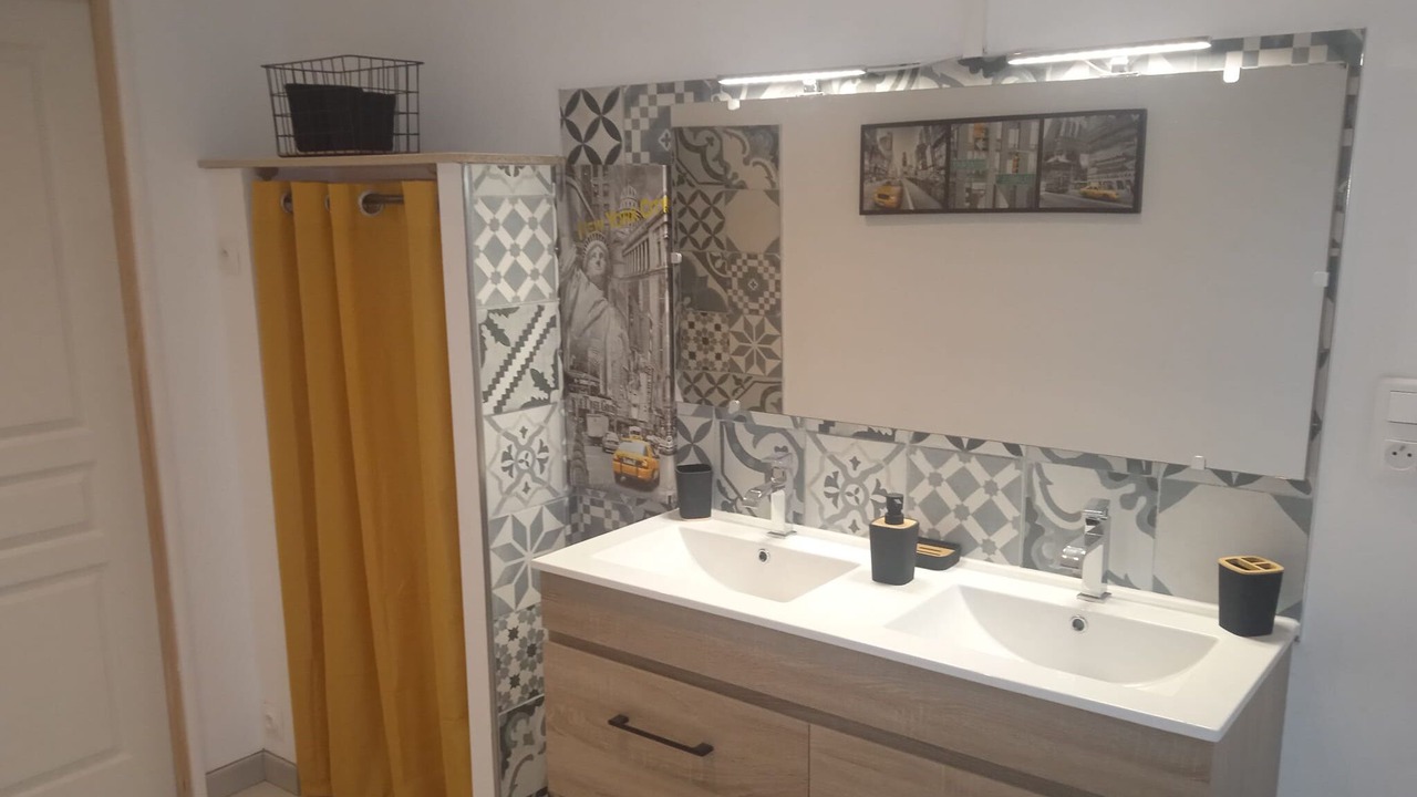 Photo of Bathroom in Saint-Julien