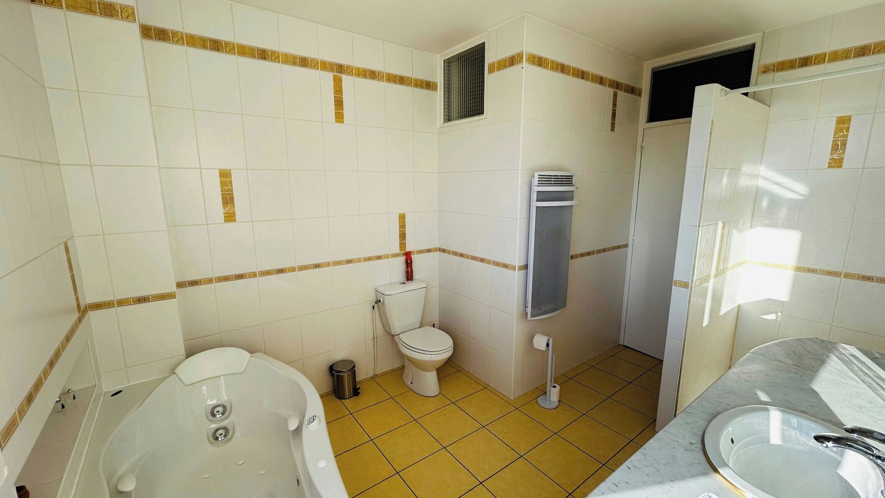 Photo of Bathroom in Reims