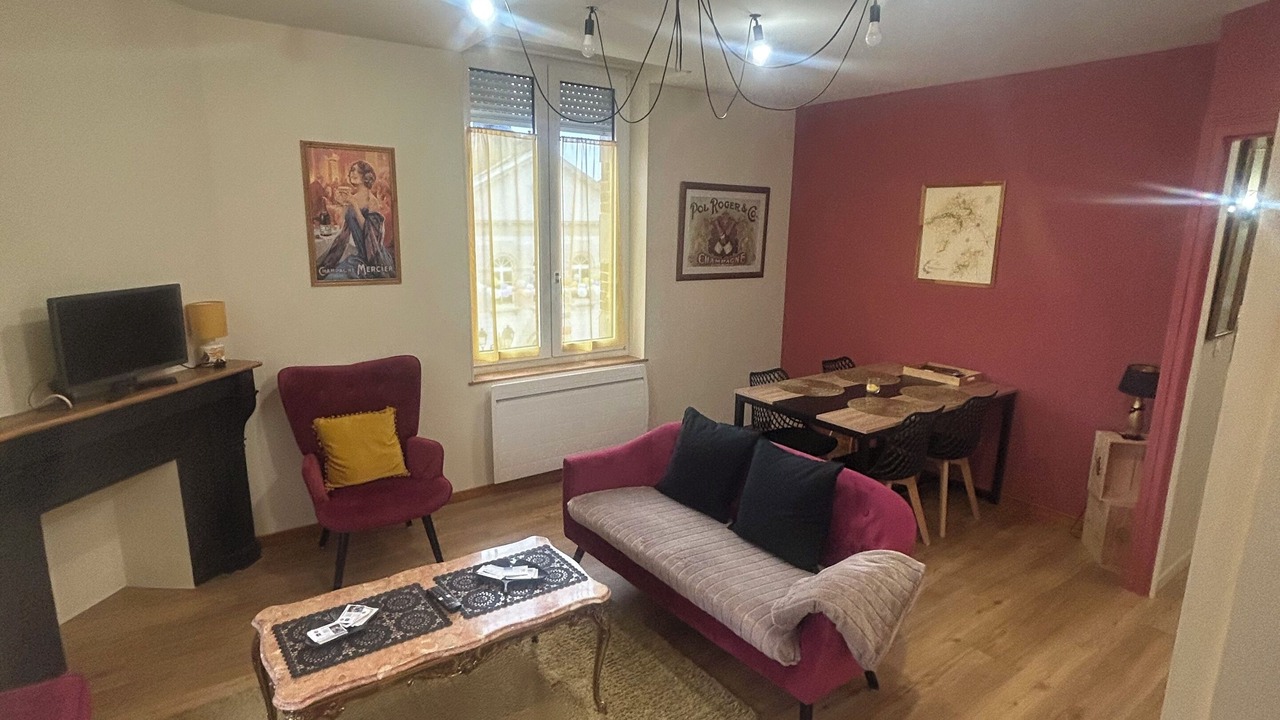 Photo of Livingroom in Ay