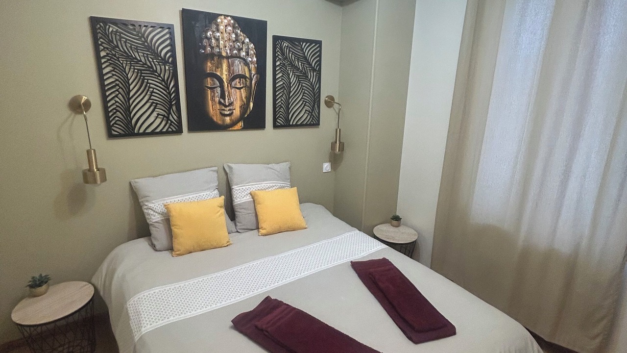 Photo of Bedroom in Ay