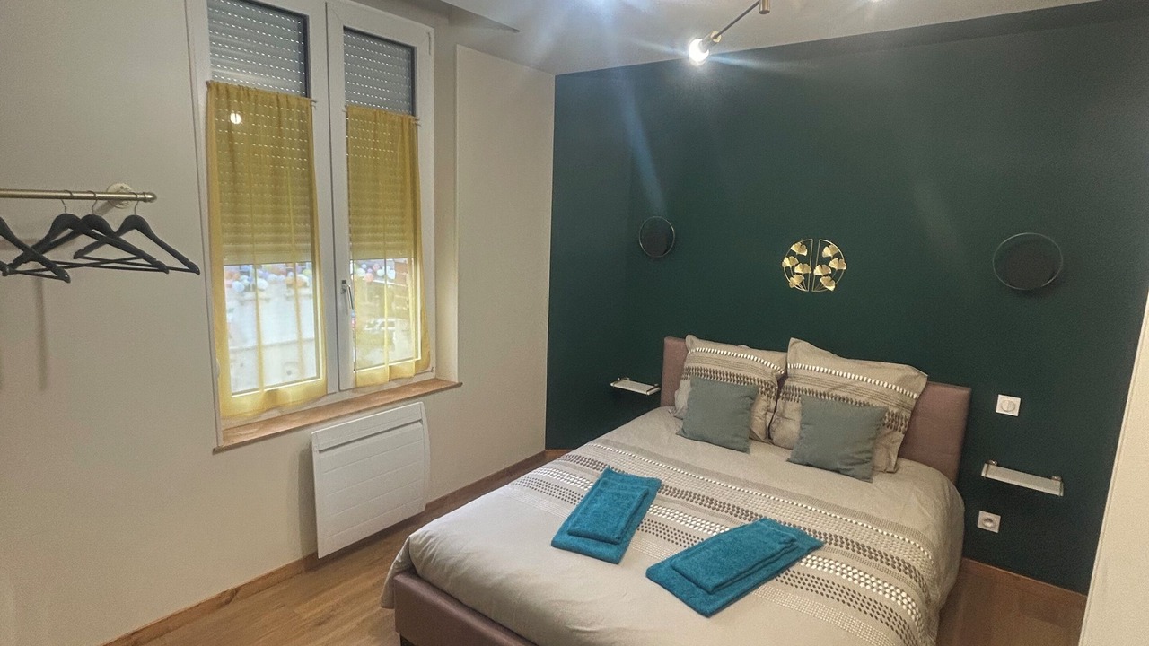 Photo of Bedroom in Ay