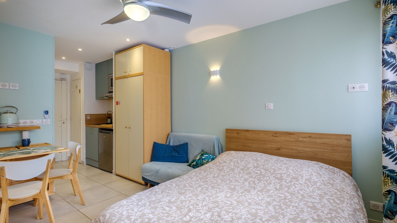 Photo of Bedroom in Villeneuve Loubet Beach