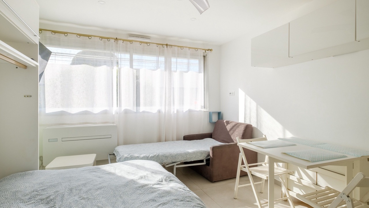 Photo of Bedroom in Villeneuve Loubet Beach