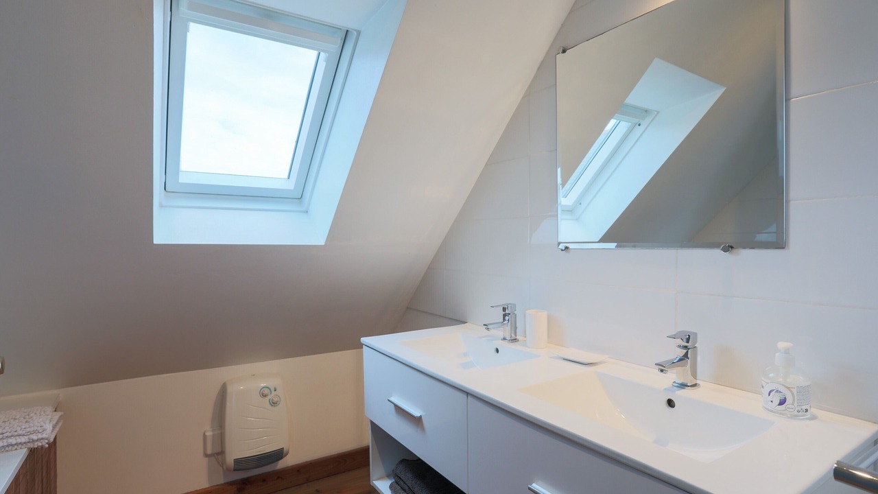 Photo of Bathroom in Plouegat-Moysan