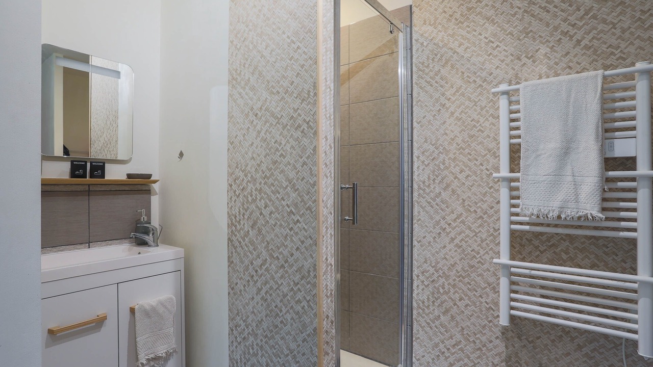 Photo of Bathroom in Plelo