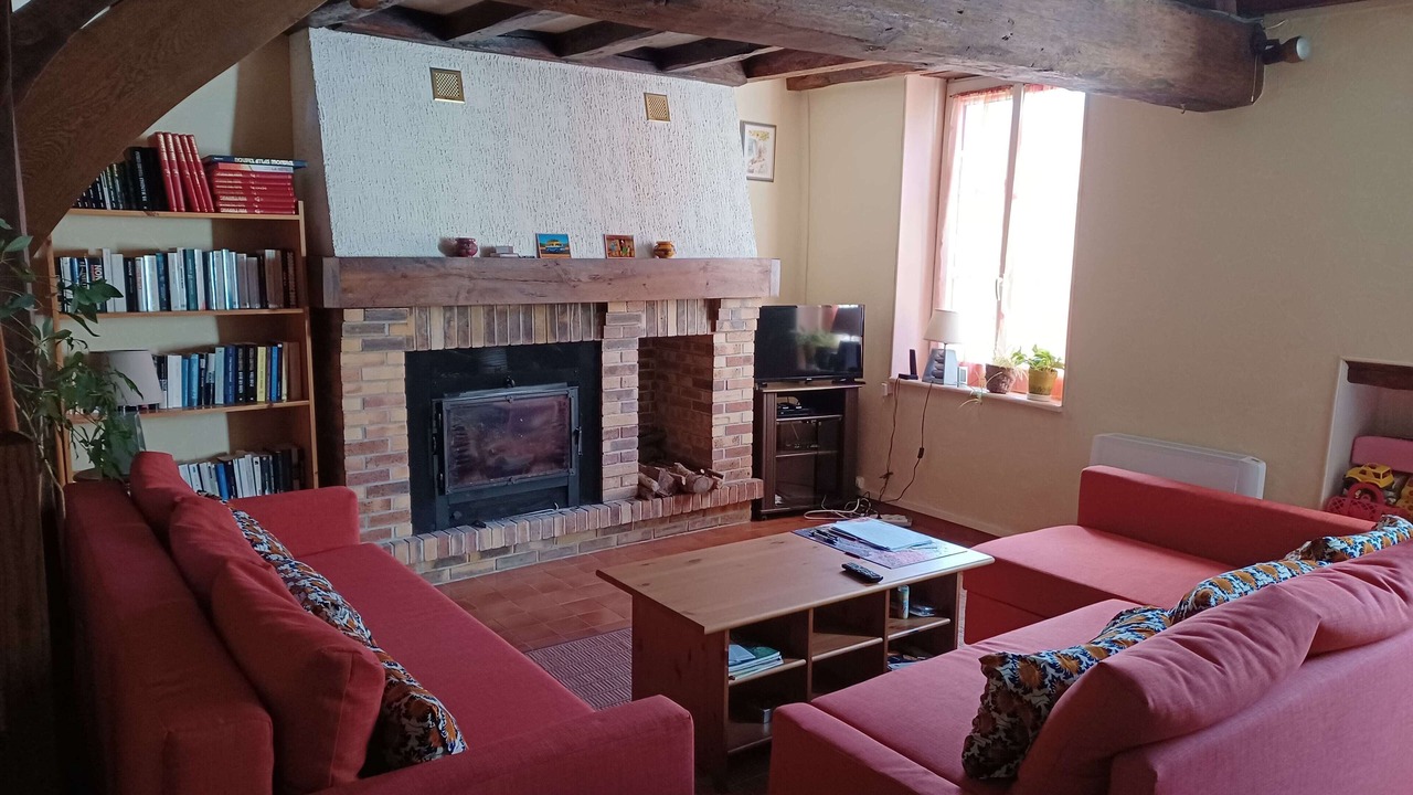 Photo of Livingroom in La Louptiere-Thenard