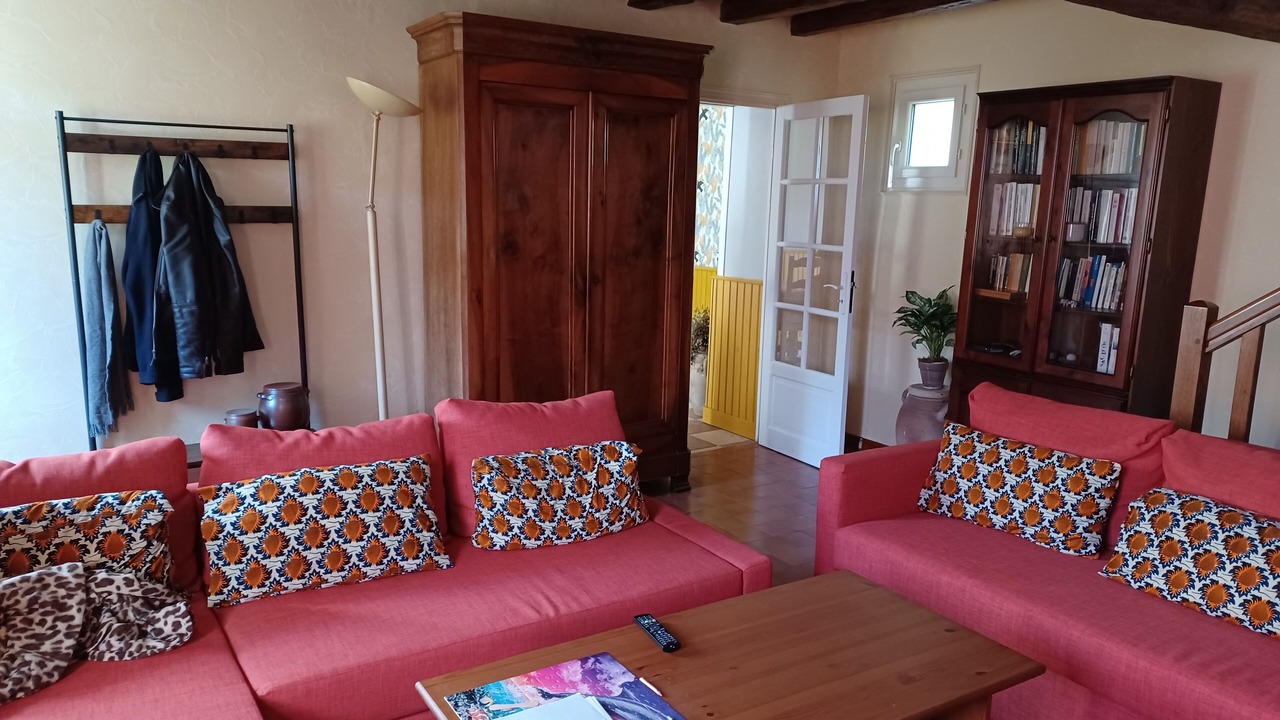 Photo of Livingroom in La Louptiere-Thenard