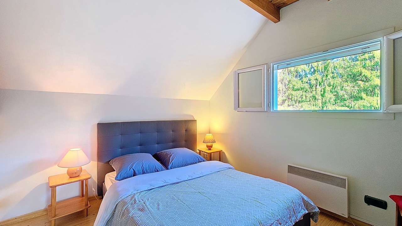Photo of Bedroom in Pareac