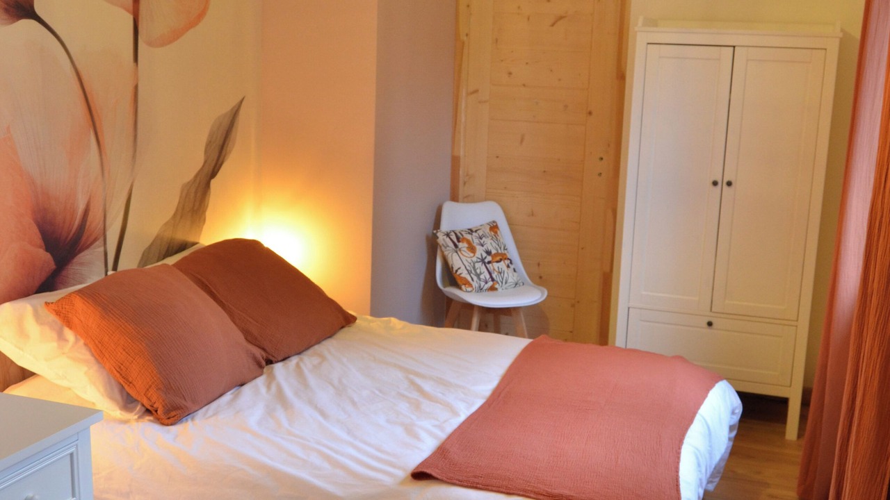 Photo of Bedroom in Sault-Saint-Remy