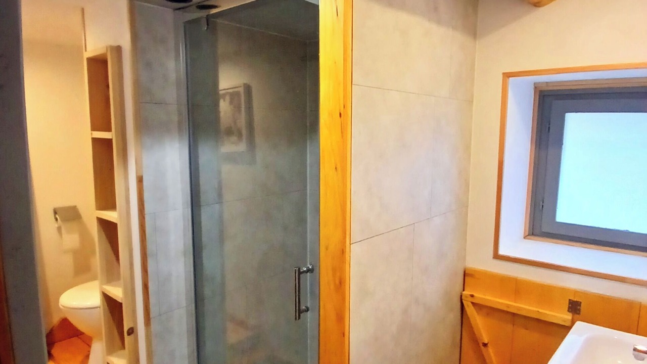 Photo of Bathroom in Campan