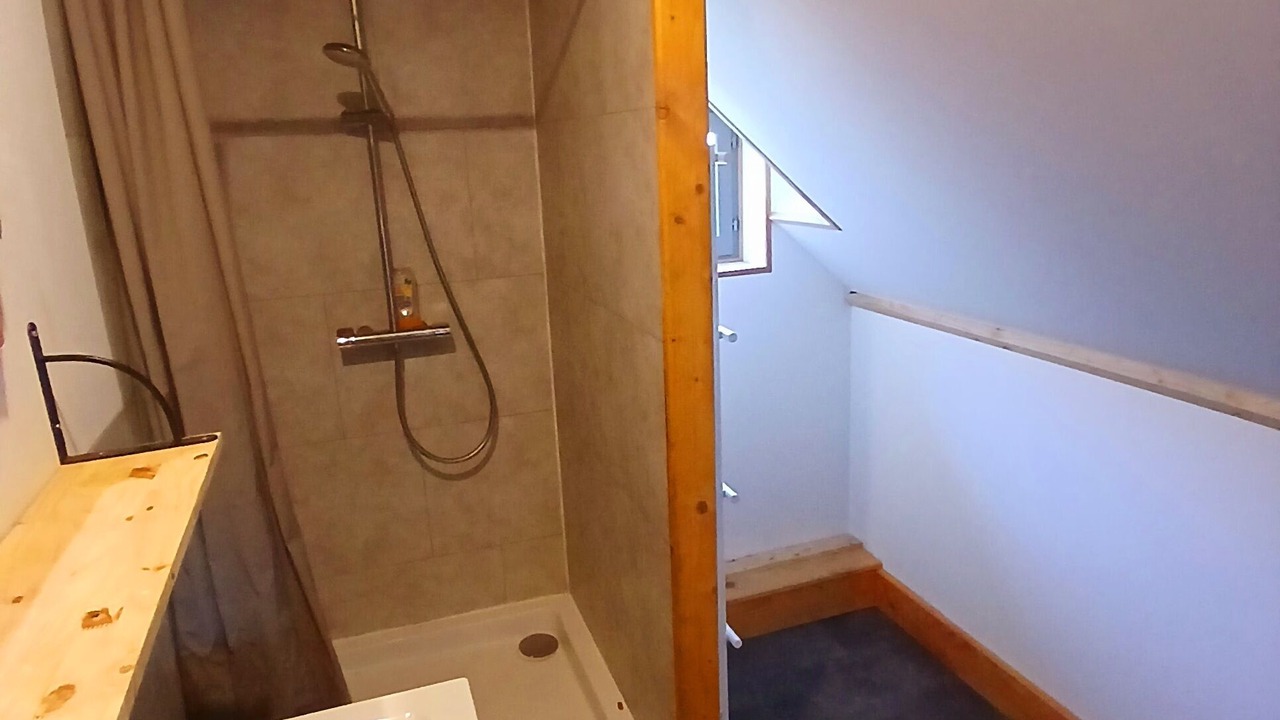 Photo of Bathroom in Campan