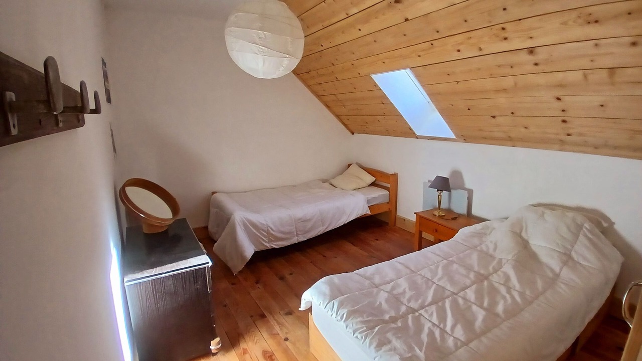 Photo of Bedroom in Campan