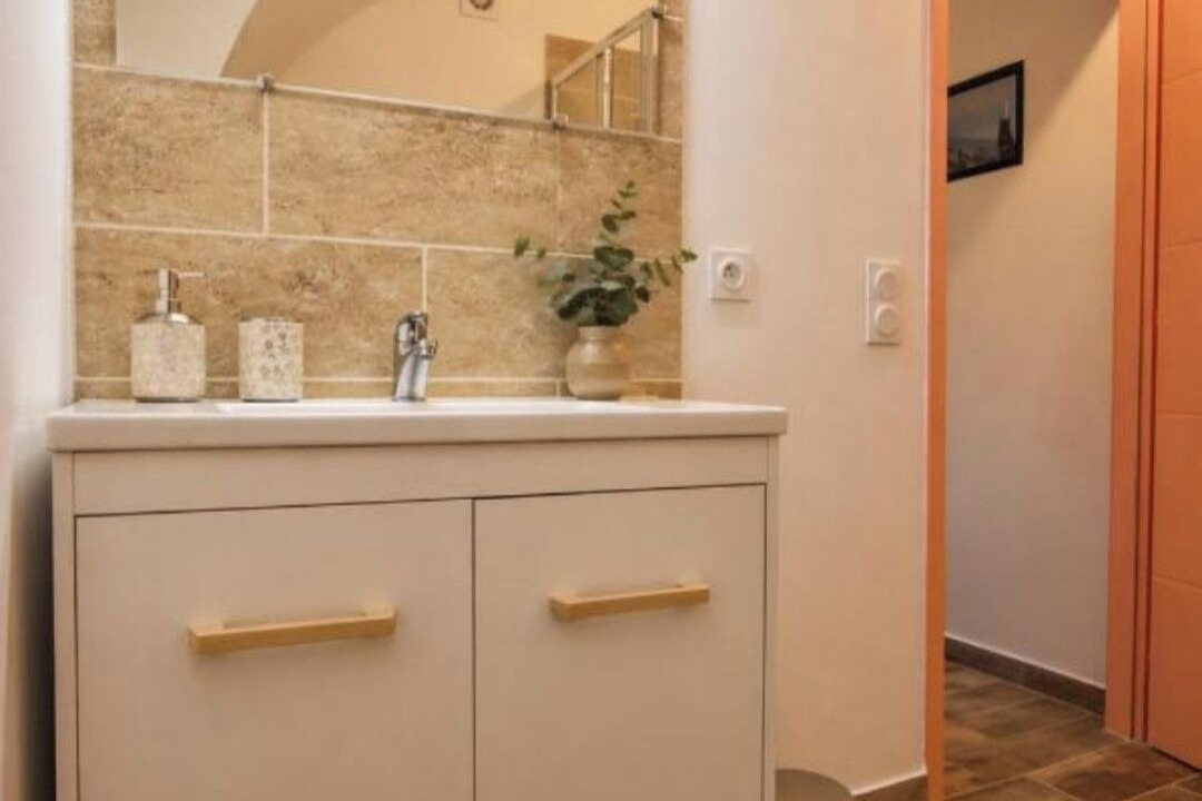Photo of Bathroom in Remoulins