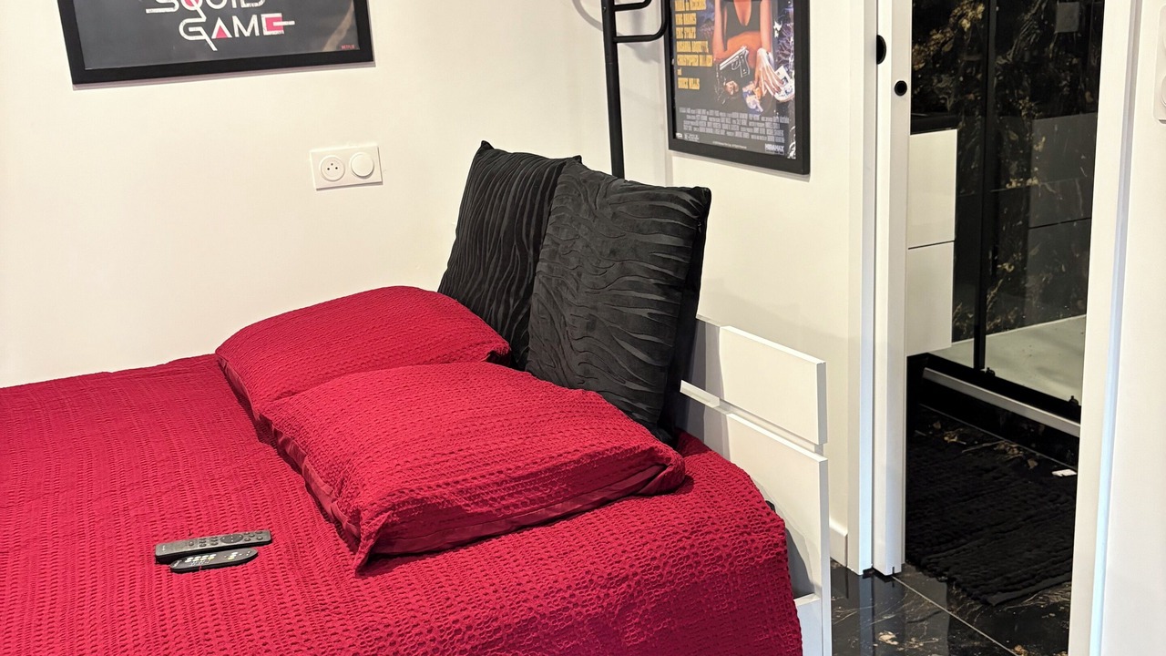 Photo of Bedroom in Saint-Brieuc