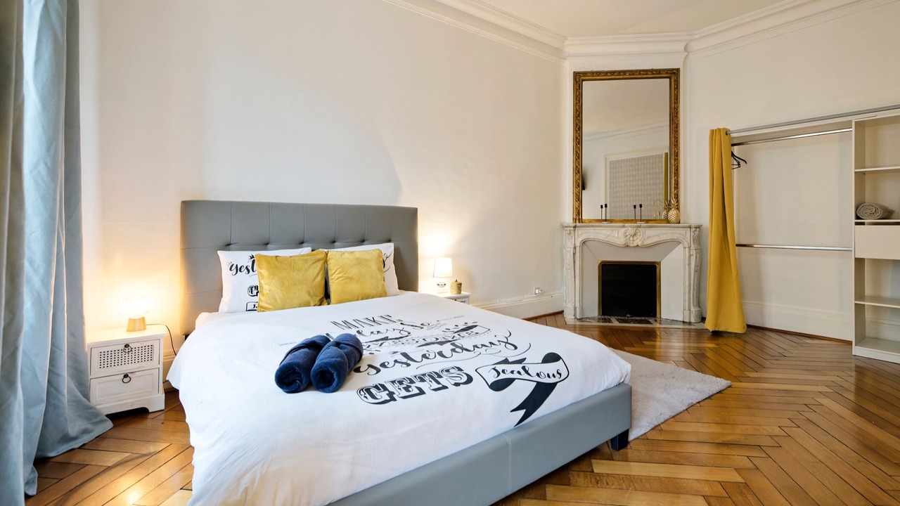 Photo of Bedroom in Saint Nicolas - Charles III - Ville vieille - Trois Maisons - Leopold