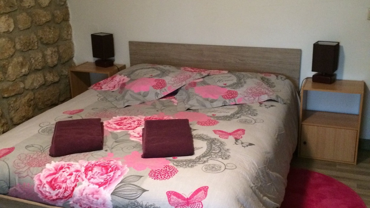 Photo of Bedroom in Fontaines-Saint-Clair
