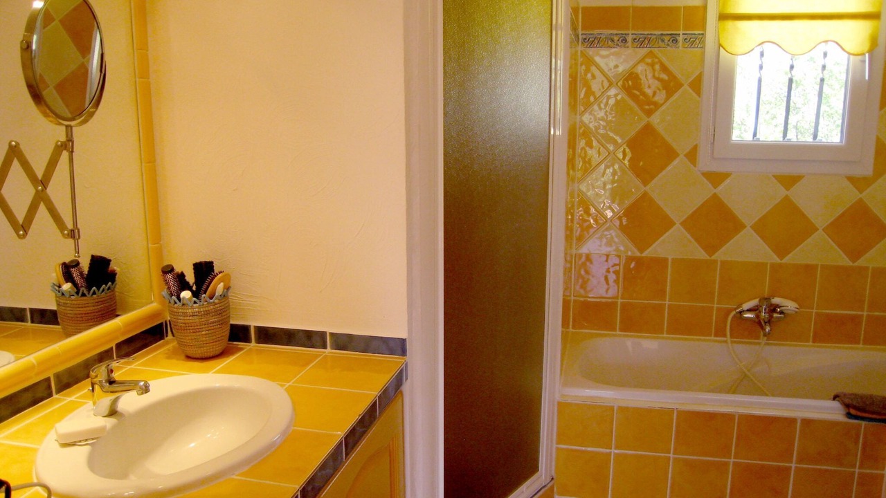 Photo of Bathroom in Bagnols-en-Foret