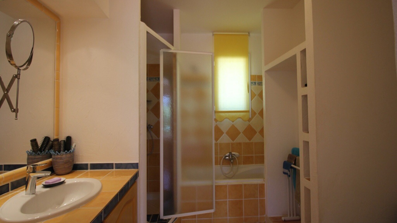 Photo of Bathroom in Bagnols-en-Foret