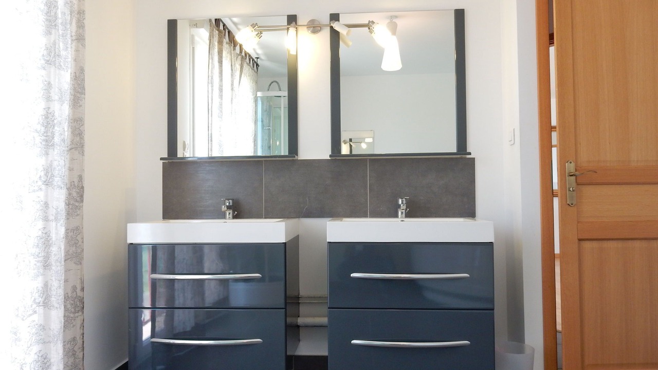 Photo of Bathroom in Belleray