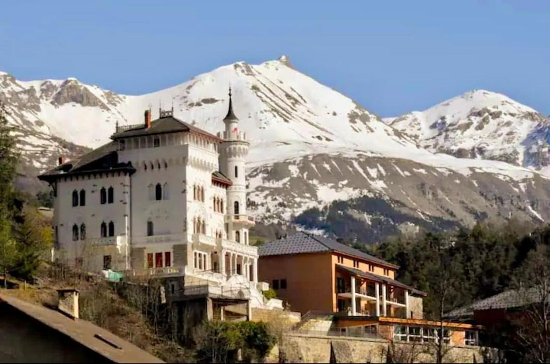 Photo of Buildings in Jausiers