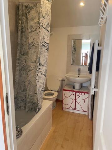 Photo of Bathroom in Saint-Glen