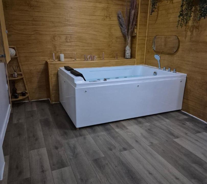 Photo of Bathroom in Villeneuve-la-Guyard
